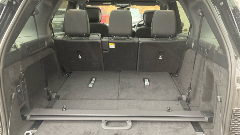 Land Rover Discovery 3.0 D350 Dynamic SE 5dr Auto Diesel Station Wagon